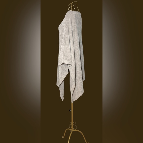 Barefoot Dreams Tan CozyChic Lite Weekend Wrap Poncho, One Size Fits Most - Picture 8 of 16